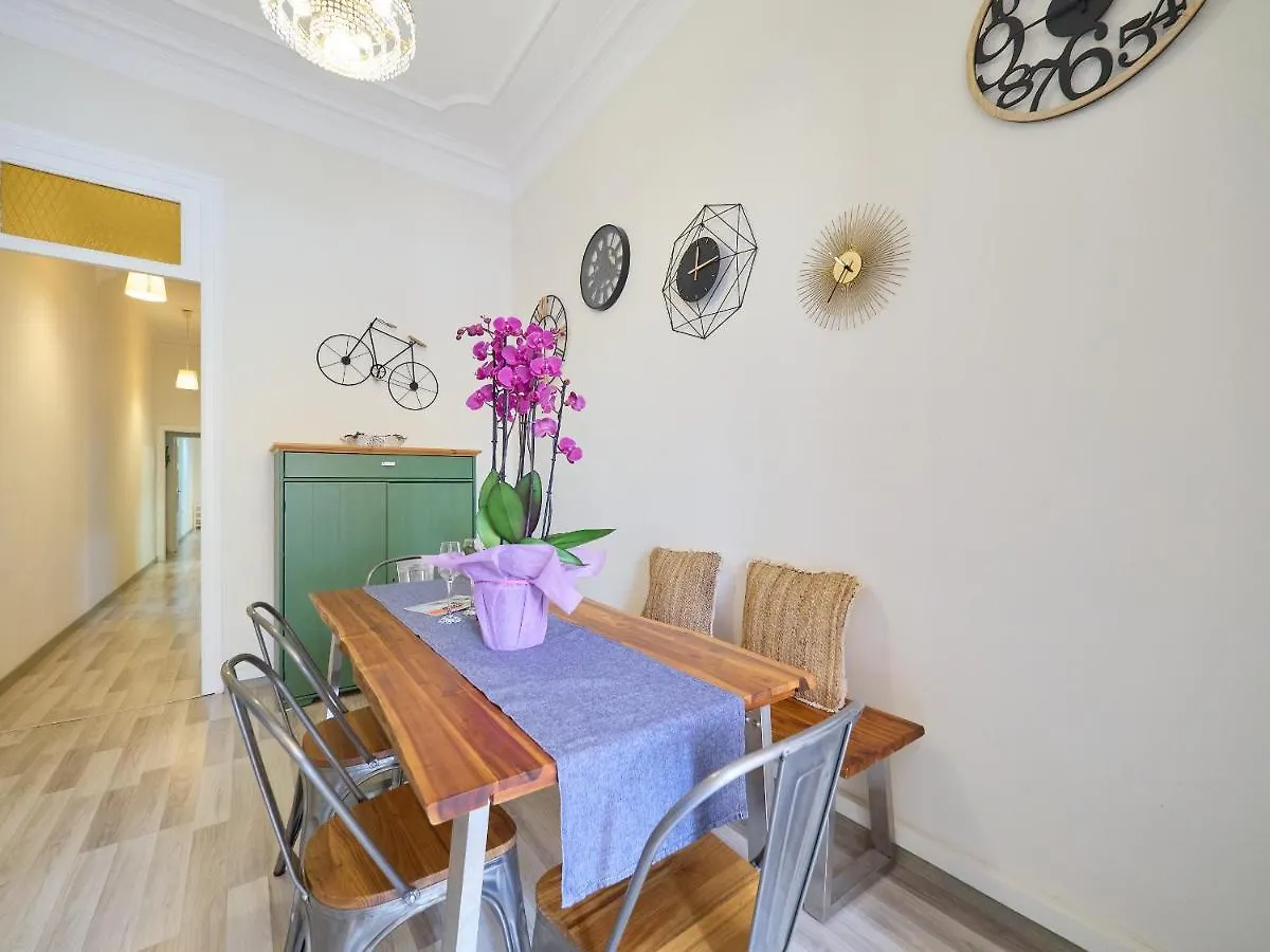 Apartment Barcelonaforrent The Living